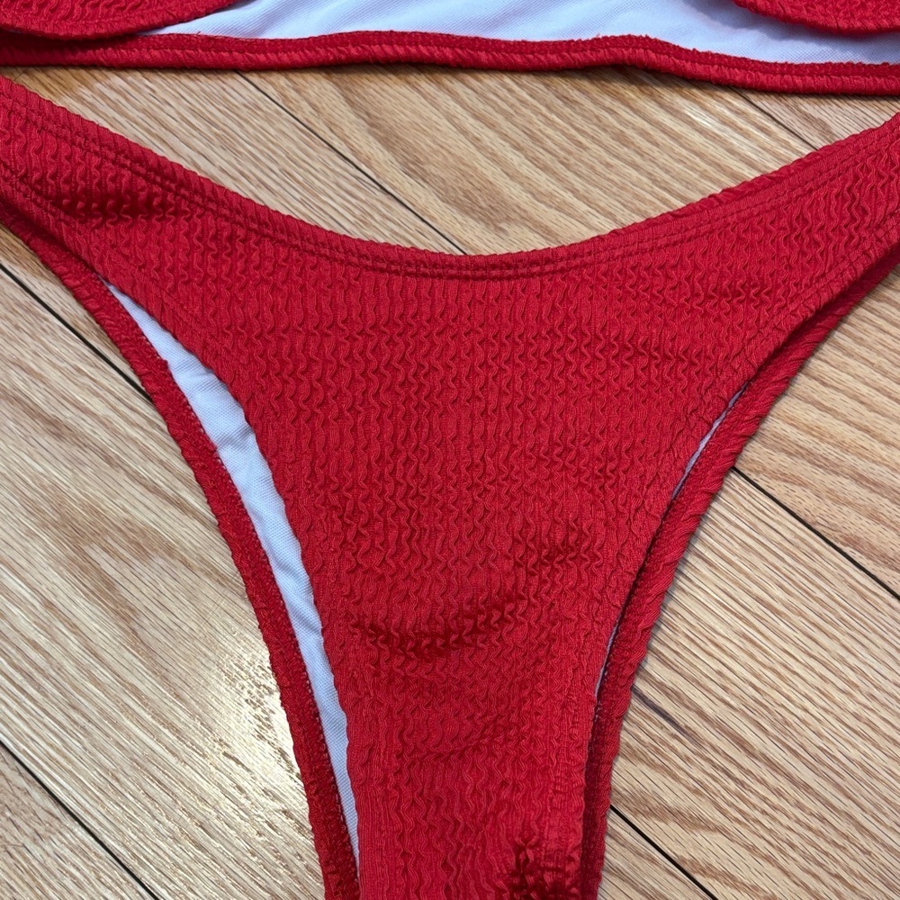 Red Crinkle Textured Two-Piece Bikini Set - Picture 4 of 9